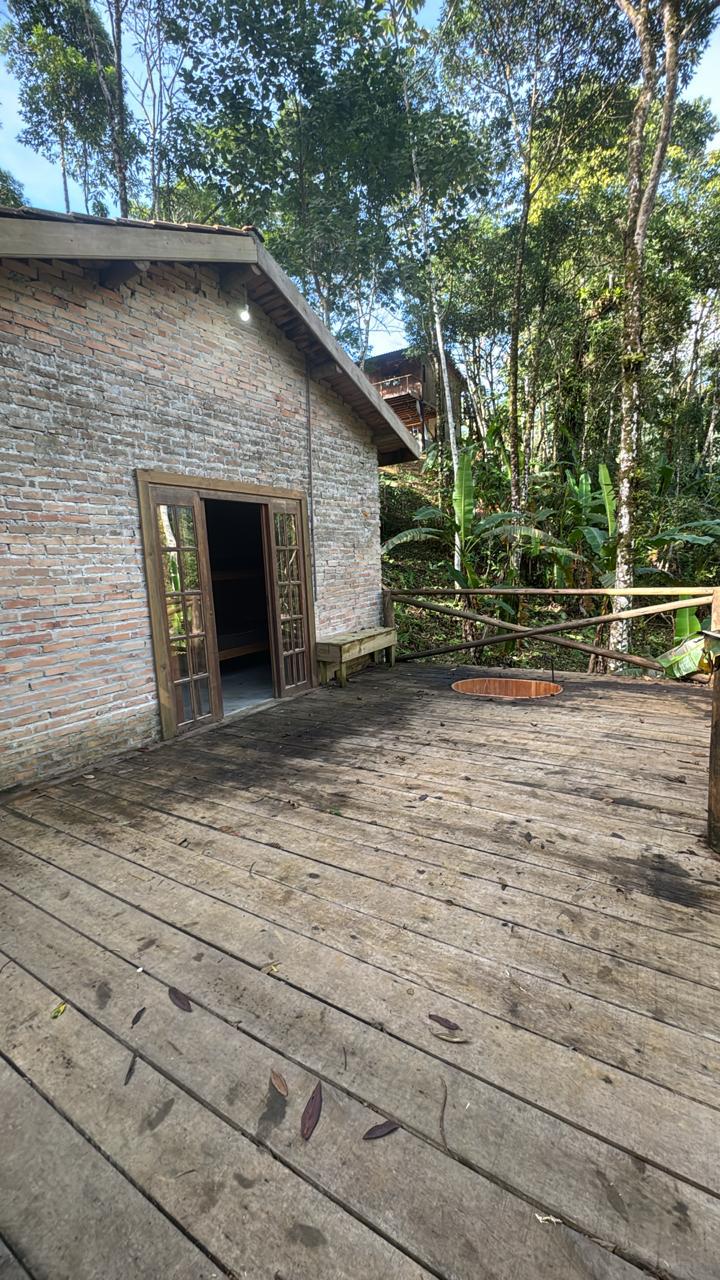 Área gourmet com churrasqueira – chalé em Ubatumirim Ubatuba SP