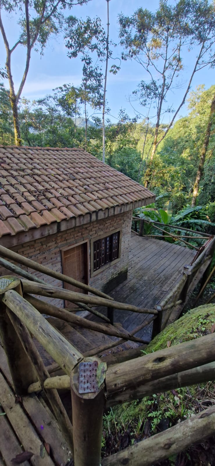Deck privativo com ofurô – chalé à venda em Ubatuba